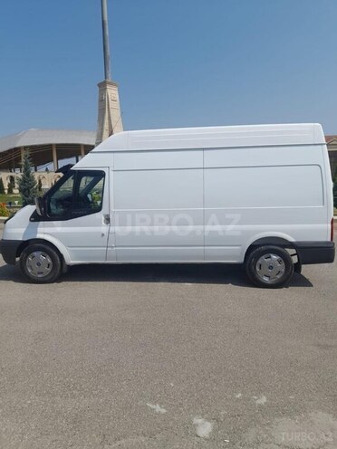 Ford Transit-6