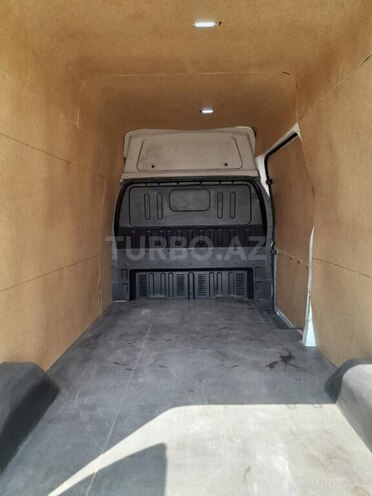 Ford Transit-12