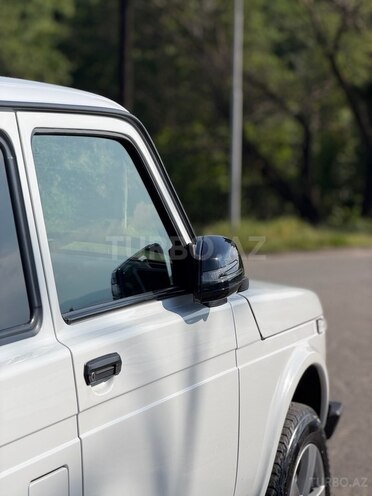 LADA (VAZ) Niva-9