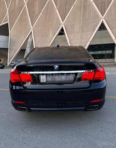 BMW 740-2