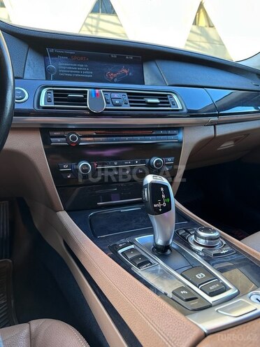 BMW 740-3