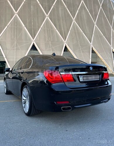 BMW 740-7