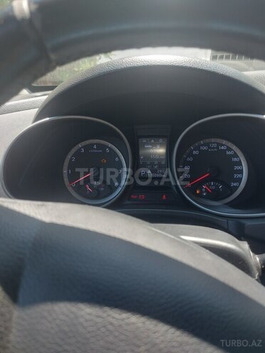 Hyundai Santa Fe-13