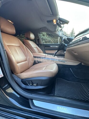 BMW 740-9