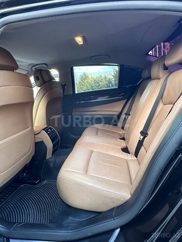 BMW 740-10