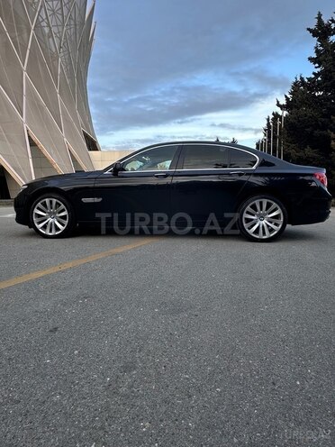 BMW 740-19