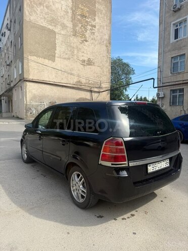 Opel Zafira-4