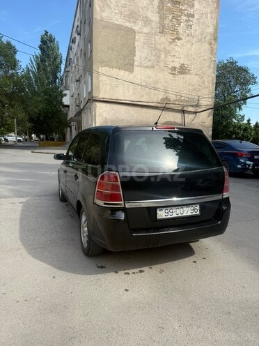 Opel Zafira-5