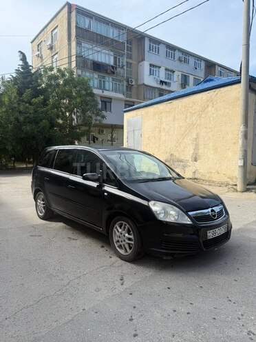 Opel Zafira-1