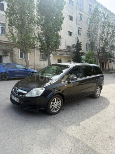 Opel Zafira-2