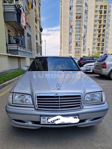 Mercedes C 200-1
