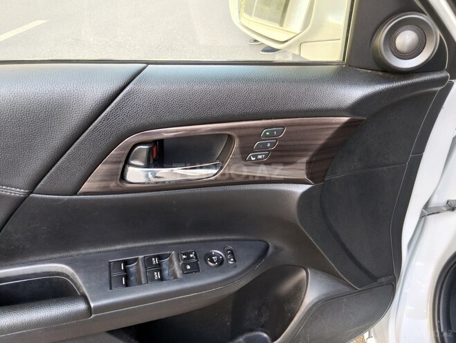 Honda Accord-12