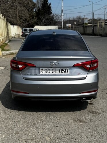 Hyundai Sonata-4