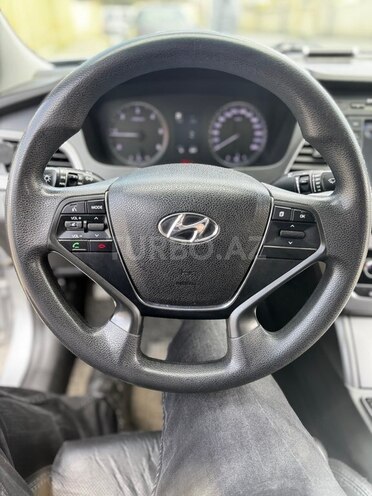 Hyundai Sonata-5