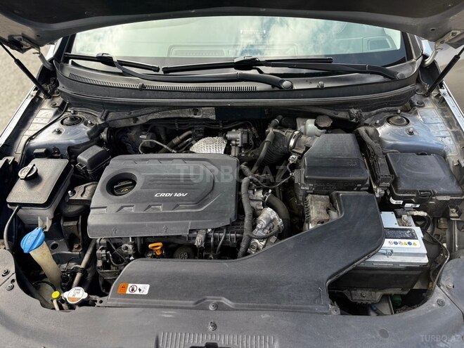 Hyundai Sonata-15
