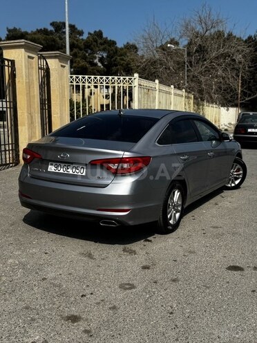 Hyundai Sonata-9