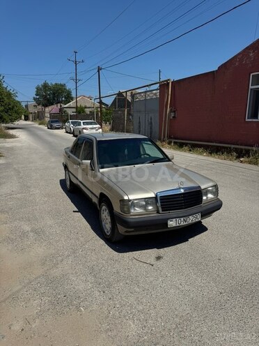 Mercedes 190-1