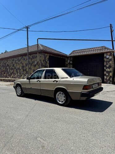 Mercedes 190-5