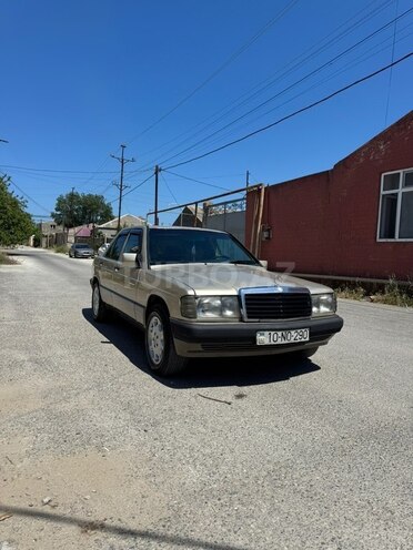 Mercedes 190-2