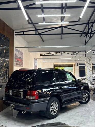 Lexus LX 470-35