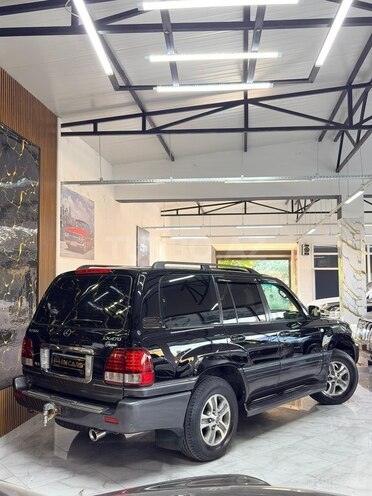 Lexus LX 470-37