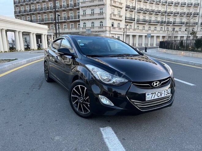 Hyundai Elantra-2