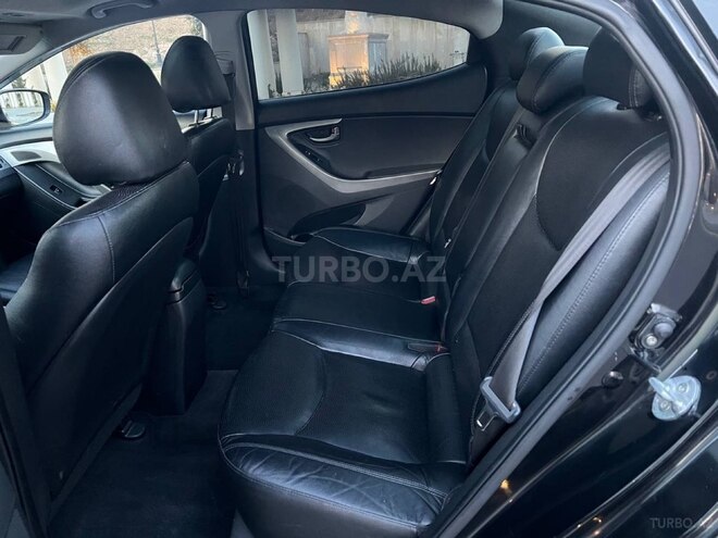 Hyundai Elantra-9