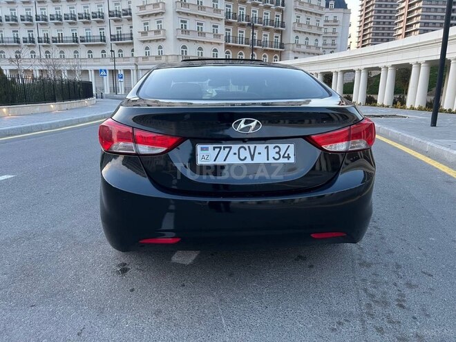 Hyundai Elantra-3