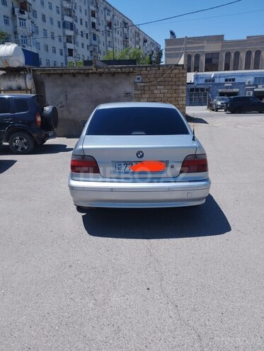 BMW 528-2