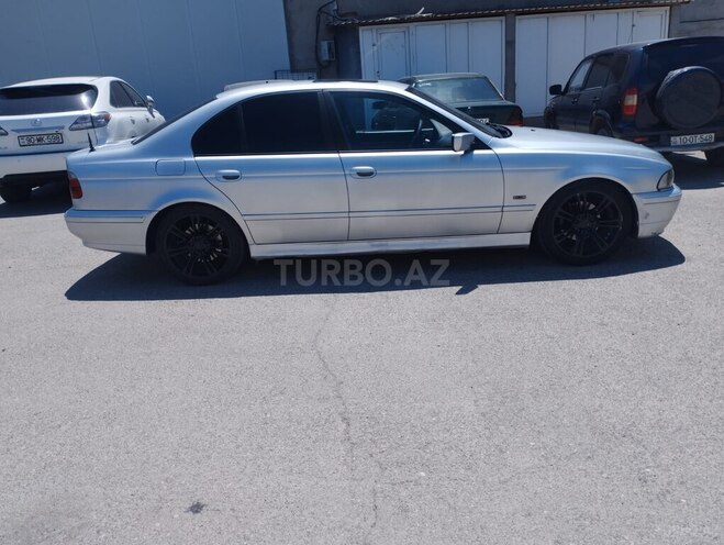 BMW 528-9