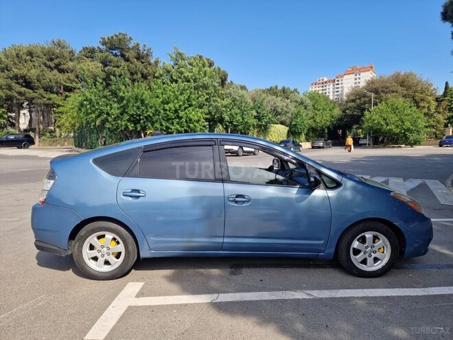 Toyota Prius-4