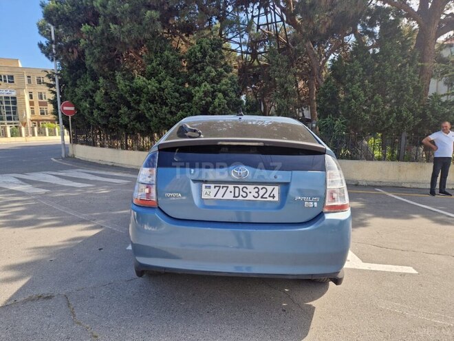 Toyota Prius-2