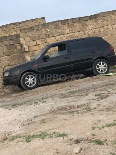 Volkswagen Golf-2