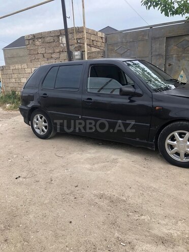 Volkswagen Golf-3