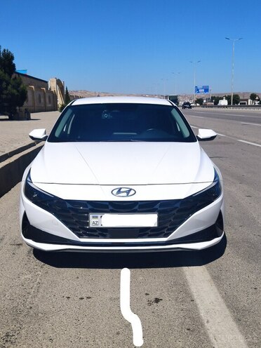 Hyundai Elantra-1