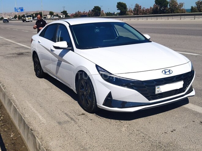 Hyundai Elantra-2