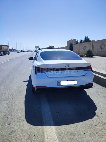 Hyundai Elantra-10