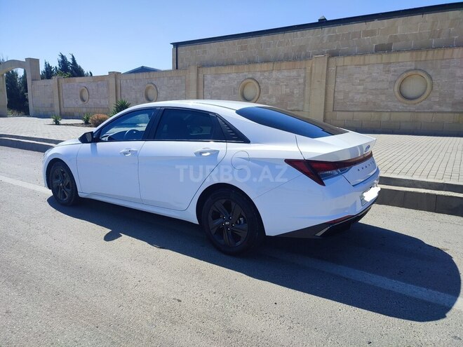 Hyundai Elantra-9