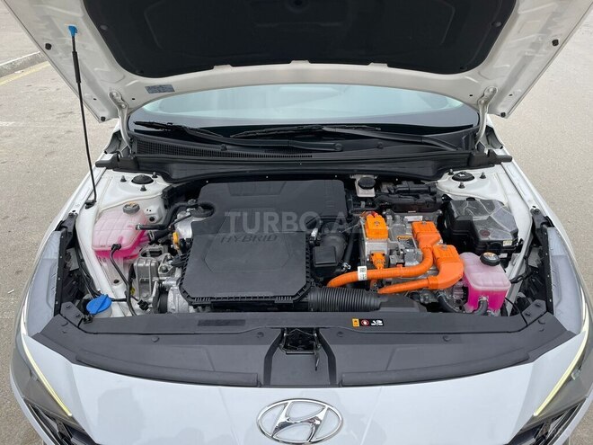 Hyundai Elantra-21