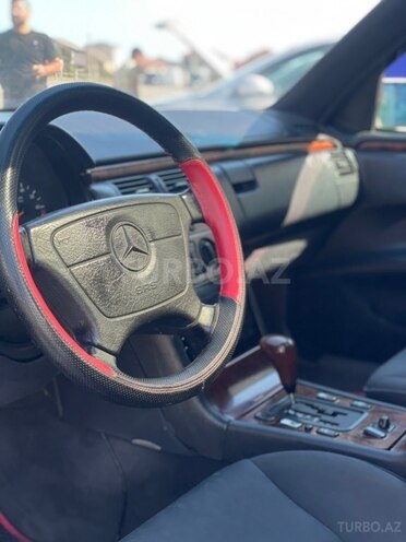 Mercedes E 240-7