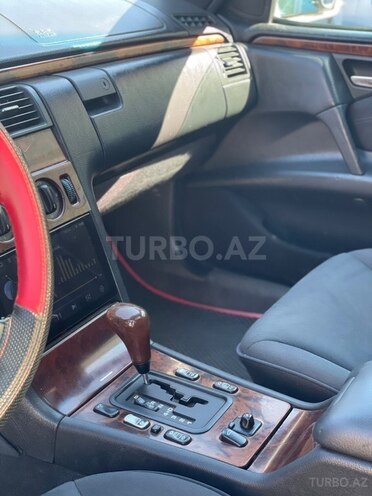 Mercedes E 240-6