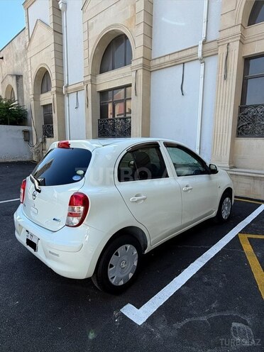 Nissan March-6