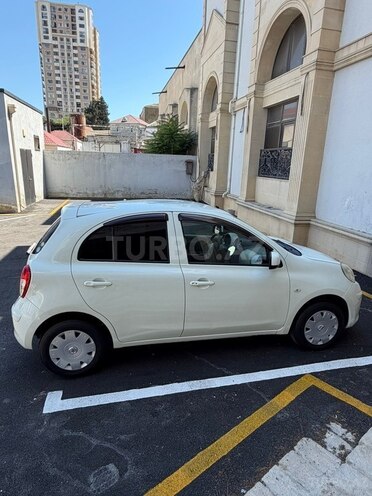 Nissan March-7