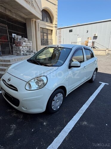 Nissan March-5