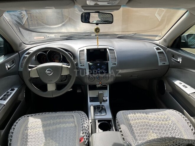 Nissan Altima-8