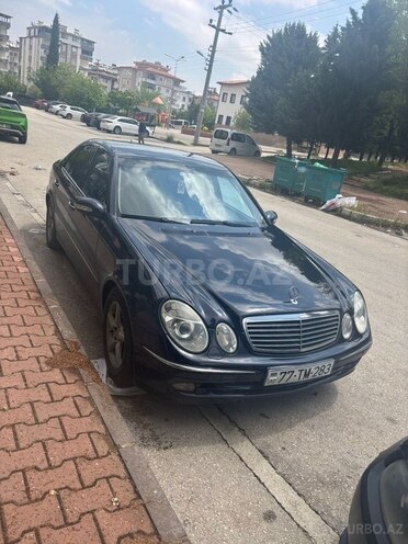 Mercedes E 220-1