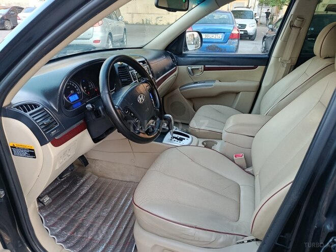 Hyundai Santa Fe-5