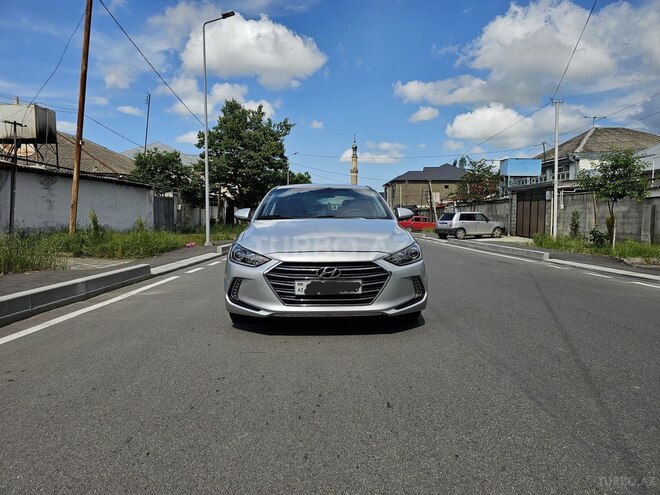 Hyundai Elantra-15
