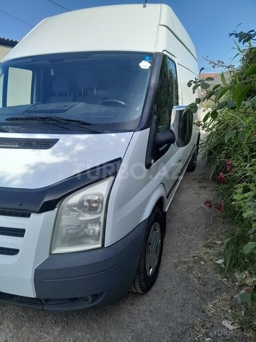 Ford Transit-3