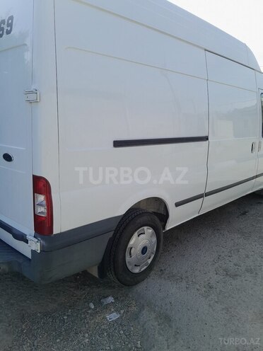 Ford Transit-5